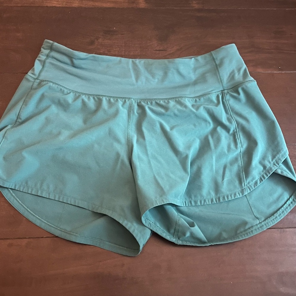 Lululemonn Speed Up Short 4” Seafoam Sage